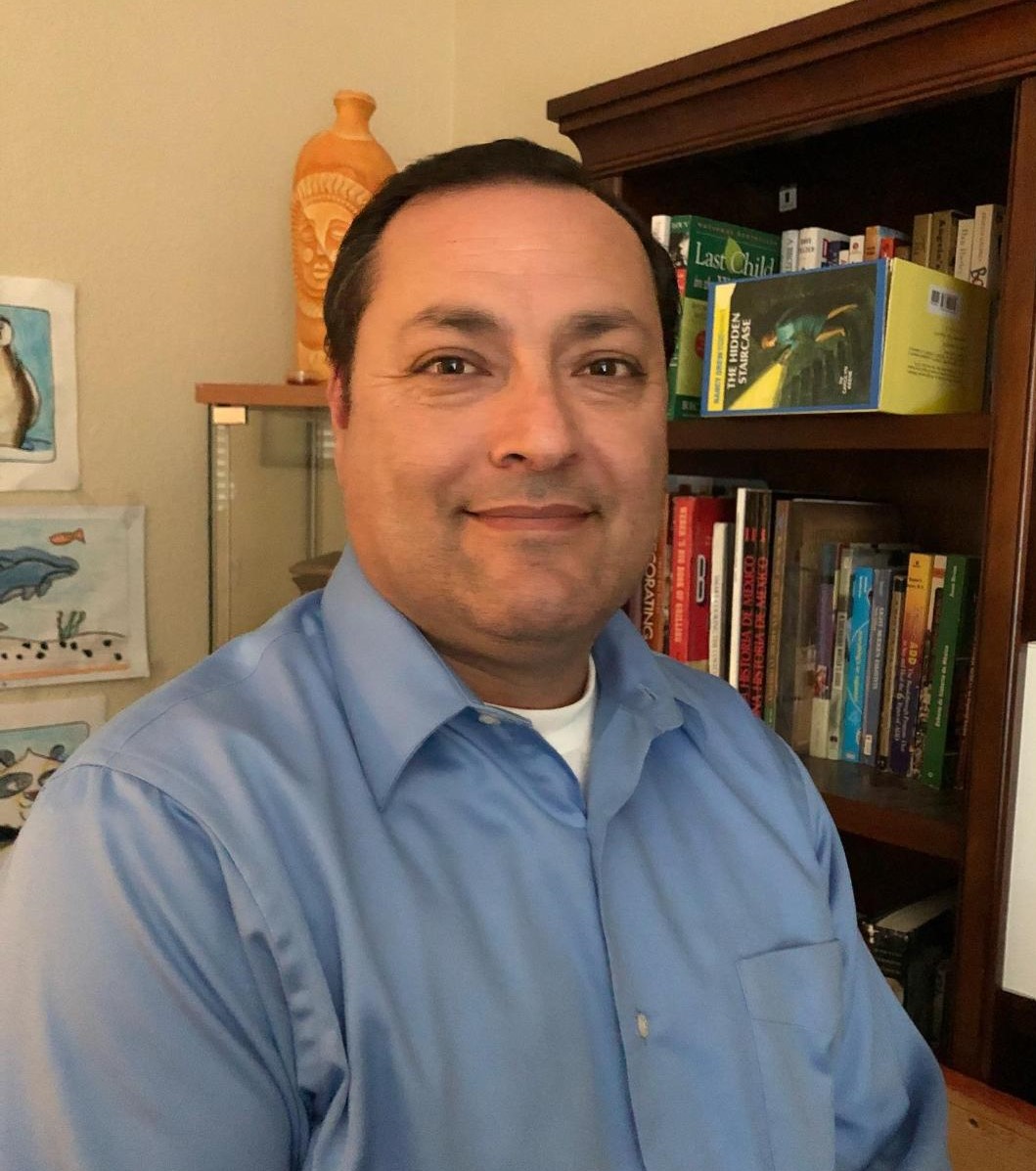 Cesar De Santos : Board Member