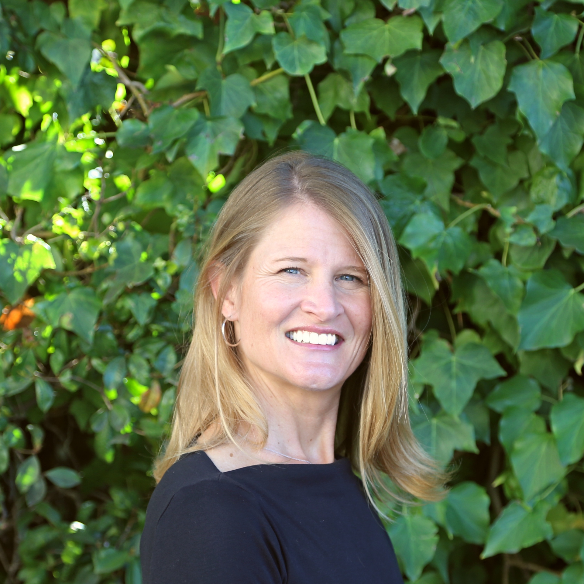 Kalyne Foster Renda : Associate Director